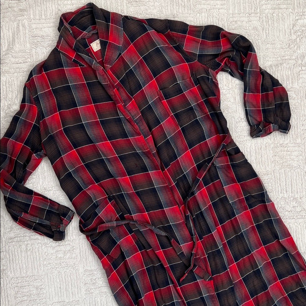 Men’s vintage Bond Fifth Avenue robe rare, red plaid, Size Medium